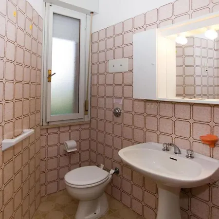 Apartament Two Storey Terraced House In A With A Pool *