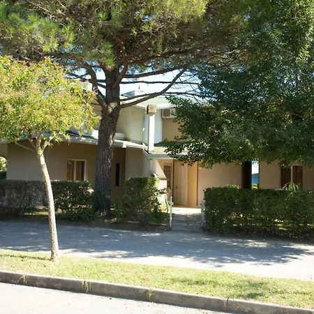 Apartament Two Storey Terraced House In A With A Pool Bibione