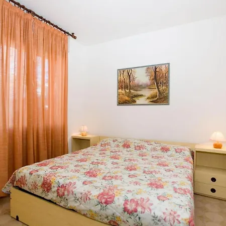 Two Storey Terraced House In A With A Pool Bibione