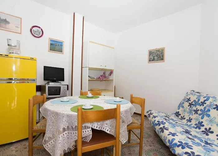 Two Storey Terraced House In A With A Pool Apartman Bibione