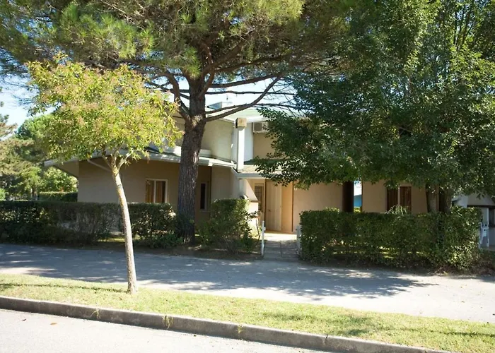 Apartman Two Storey Terraced House In A With A Pool Bibione